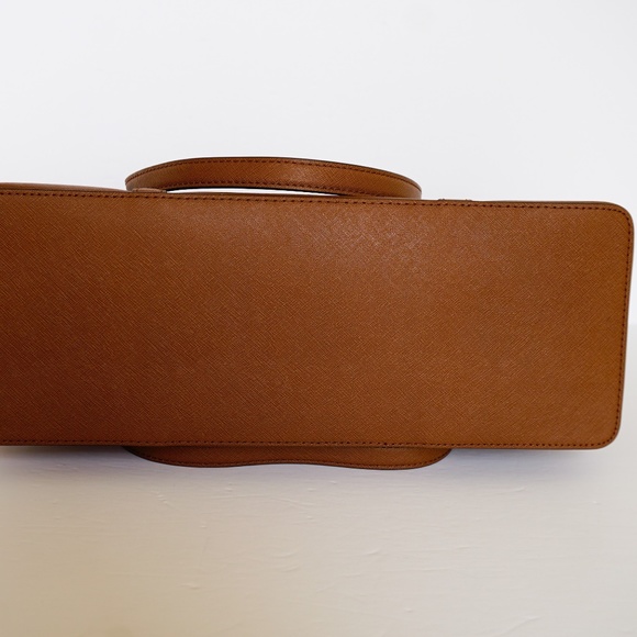 MICHAEL KORS SADY LG MULTIFUNCTION TOTE LUGGAGE - Picture 5 of 8